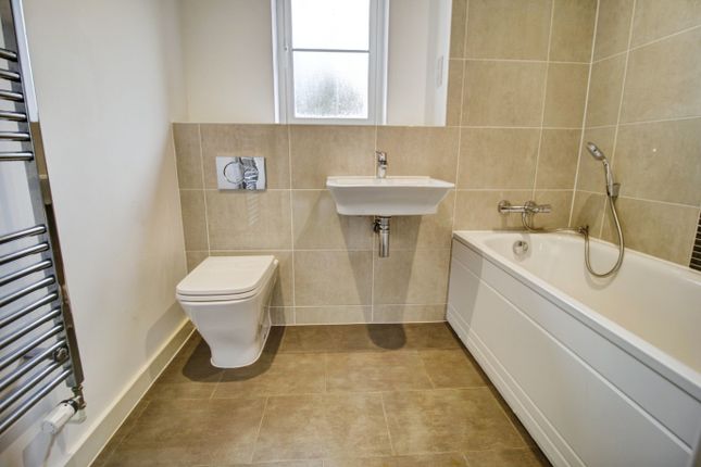 Flat 3, 1, Hazelbourne Avenue, Sevenoaks photo 4