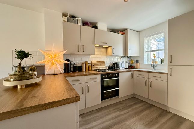 95, Bellamy Drive, Great Yarmouth photo 3