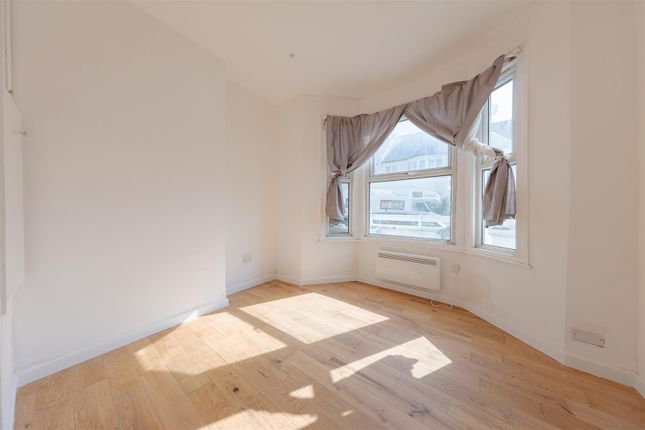 10, Tulsemere Road, London photo 4