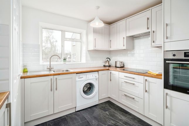 Thumbnail Flat for sale in Frobisher Road, St.Albans