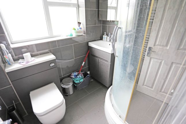 Room to rent in Howell Close, Chadwell Heath, Romford