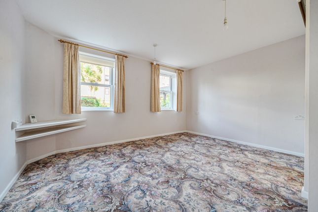 48, Belmaine Court, Worthing photo 3