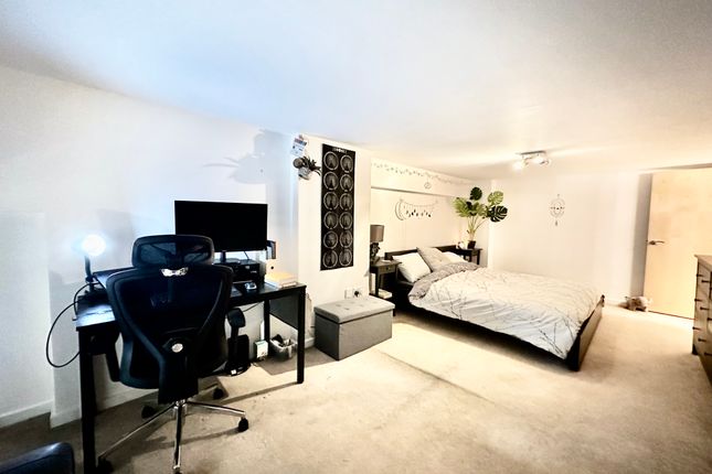 Apartment 128, Kingswood Hall, Wadsley Park Village, Sheffield photo 3
