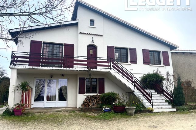 Villa for sale in Linars, Charente, Nouvelle-Aquitaine