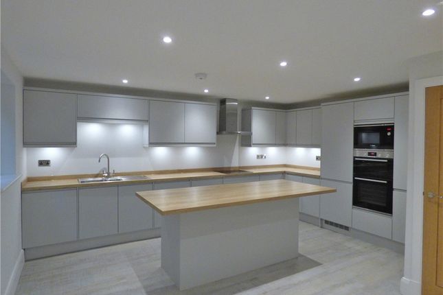 Back Bridge Street Skipton Bd23 4 Bedroom End Terrace House For