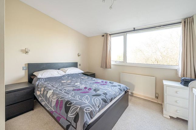 End terrace house to rent in Prospect Road, Barnet