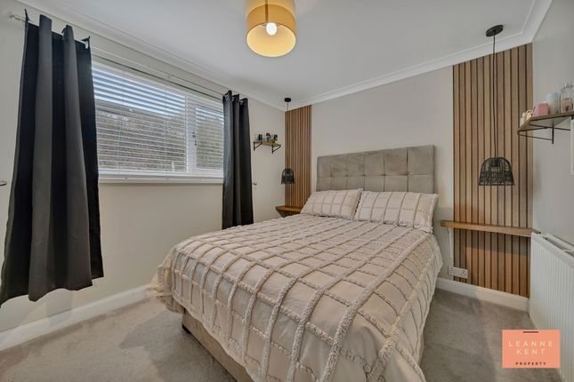 23 Stanley Street, Caerphilly photo 4