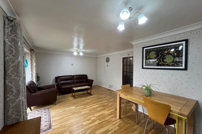 51 Fairway Avenue, West Drayton photo 2