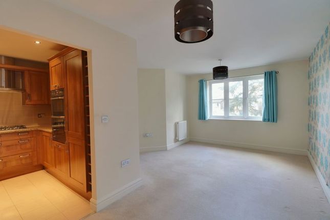 Flat to rent in Pampisford Road, South Croydon