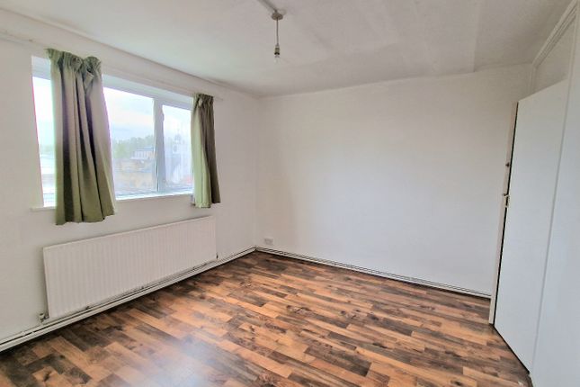 Maisonette to rent in Key Close, London