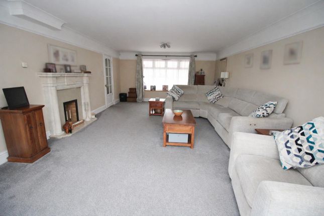 1, Herons Wood, Harlow photo 2