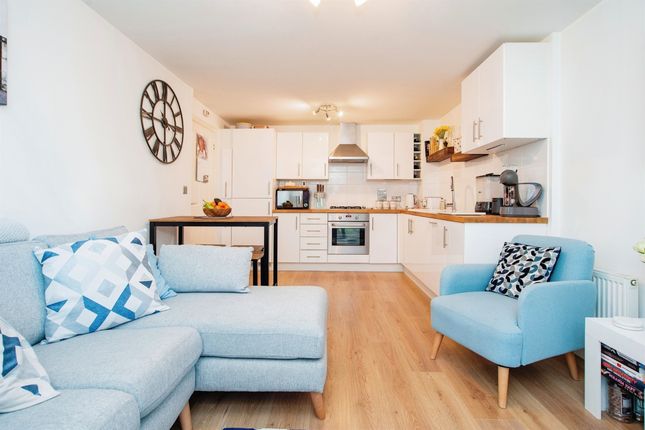 Thumbnail Flat for sale in Pumphouse Crescent, Watford