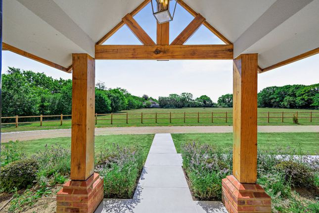 Mill Hill Farm,, East Hanningfield Road, Chelmsford photo 3