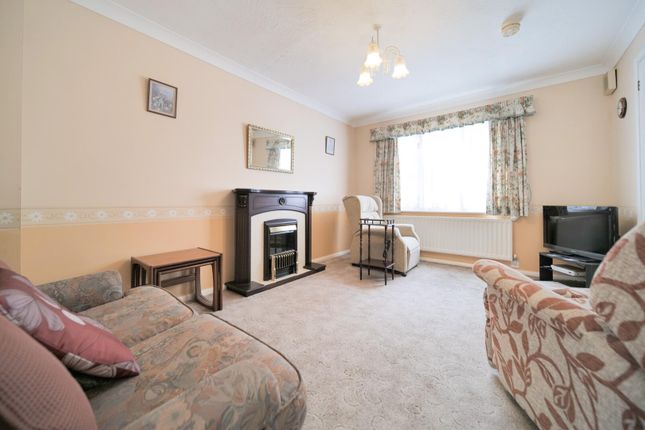 83, Primrose Drive, Melksham photo 2