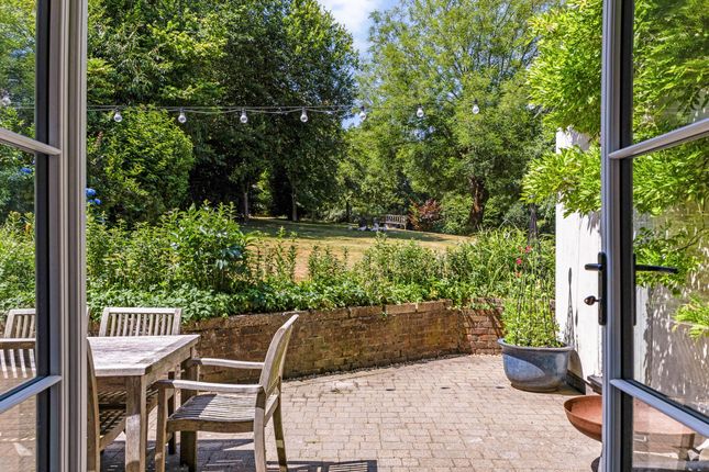 44, Kings Hill, Beech photo 4