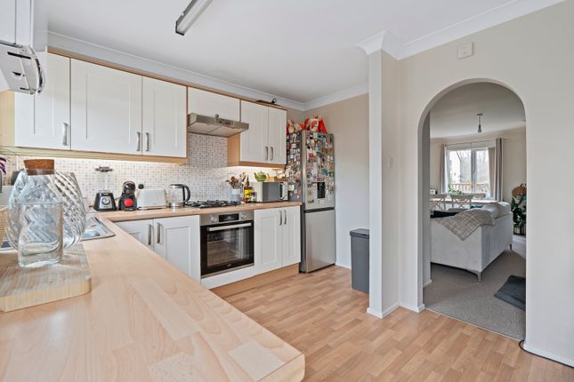 51, Gatcombe, Netley Abbey photo 4