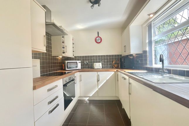 44 Highview Road, Stoke-On-Trent photo 3