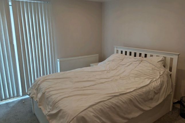 6, Princes Park Lane, Hayes photo 2