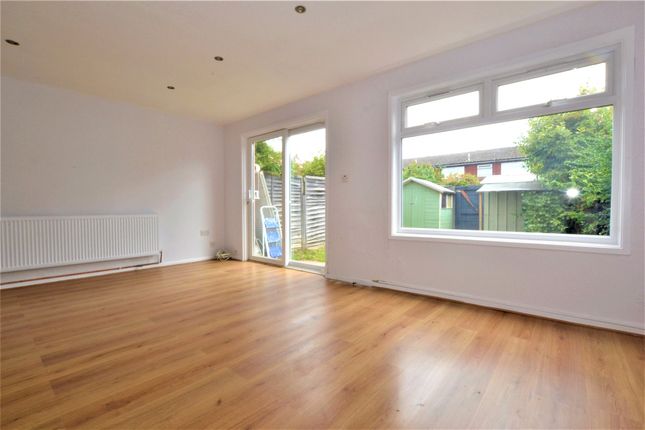 Mortlake Close, Croydon photo 2