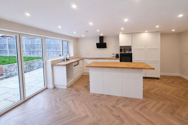 6, Pixies Hill Road, Hemel Hempstead photo 4
