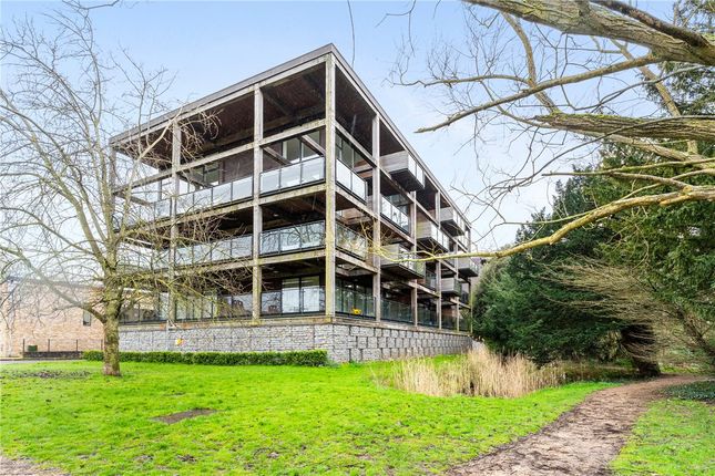 Flat for sale in Kingfisher Way, Cambridge
