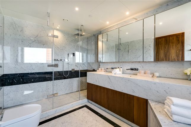 Flat for sale in Chelsea Waterfront, The Tower, One Waterfront Drive, London