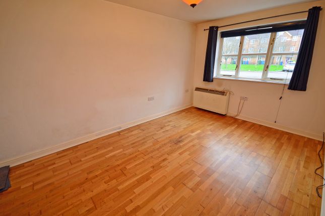 51, Aspen Grove, Aldershot photo 3