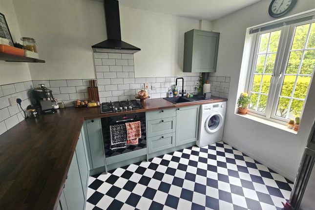 21, Manor Way, Tavistock photo 3