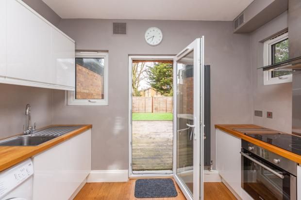 109a St. Marks Road, Enfield photo 5