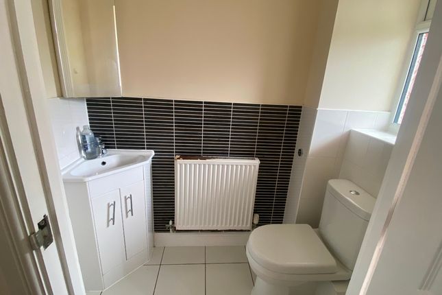 3 Wharf Gardens, Nuneaton photo 2