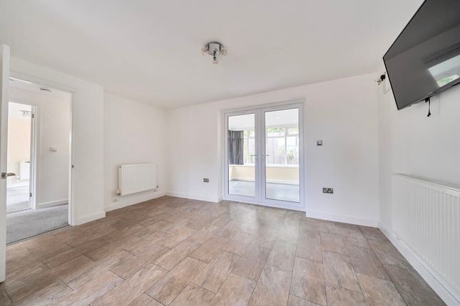 14, Station Road, Swindon photo 4