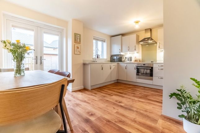 12, Lakeside Drive, Bedford photo 3