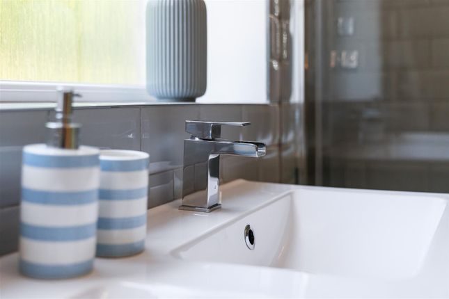 Bathroom-4.Jpg