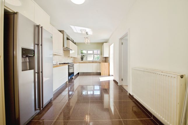 70, Winchester Road, London photo 4