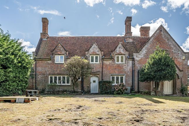 3-bed semi-detached on Dairy House, Avon Farm, Ringwood Road, Avon, £325,000