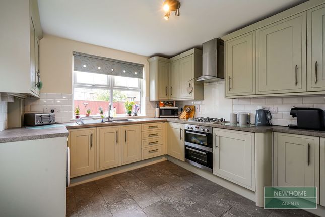 32, Beverley Crescent, Grimsby photo 2