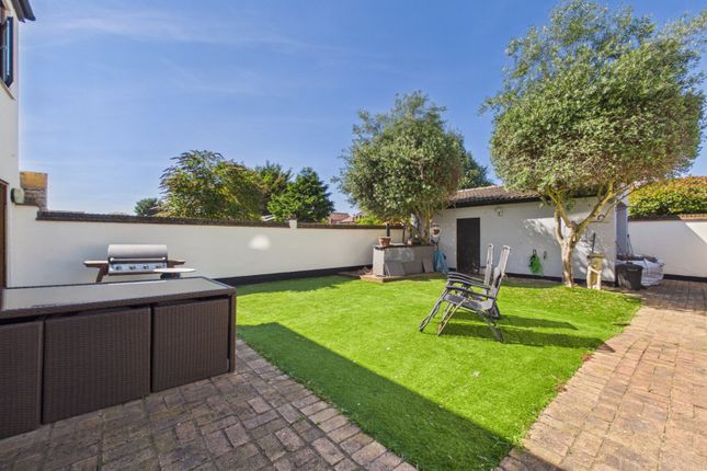 61, Stanley Road, Surrey photo 3