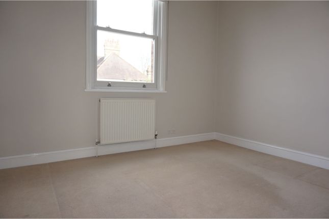 Terraced house to rent in Highfield Road, Bushey