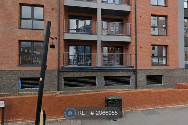 Flat to rent in Silver Street, Reading