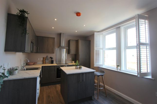 Lounge/Kitchen