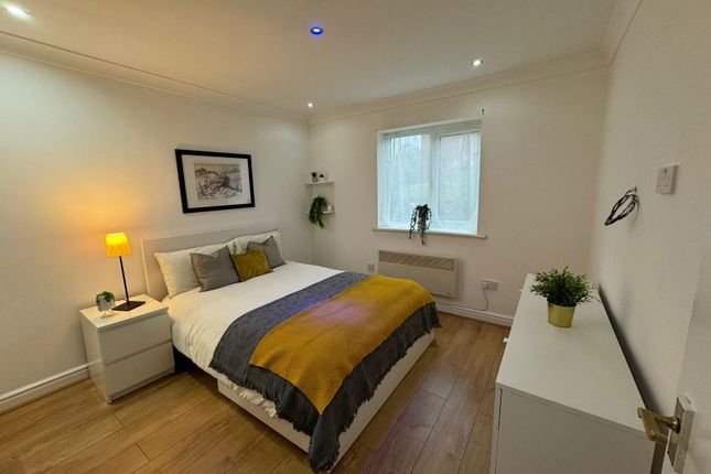 flat 1, adrienne avenue photo 2