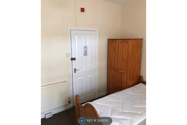 Thumbnail Room to rent in Okehampton Road, Exeter