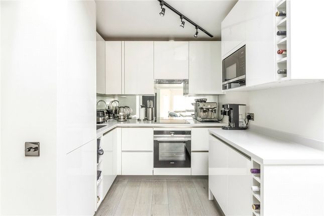 Flat 5 Althorp House, 4-6, Althorp Road, London photo 3