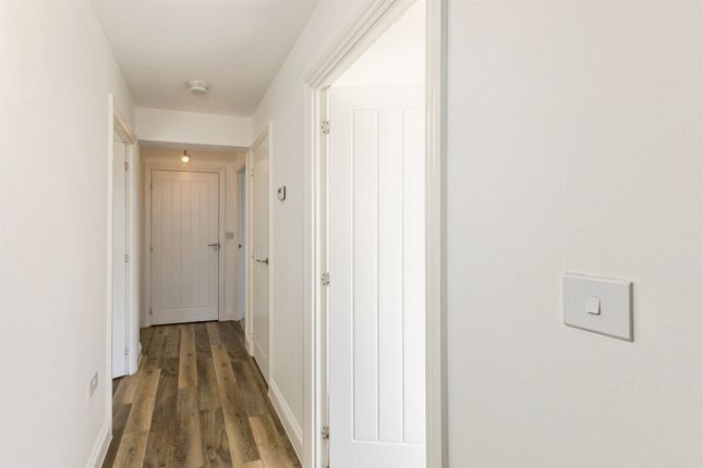 Flat 2, 1, Hayes Drive, Reading photo 2