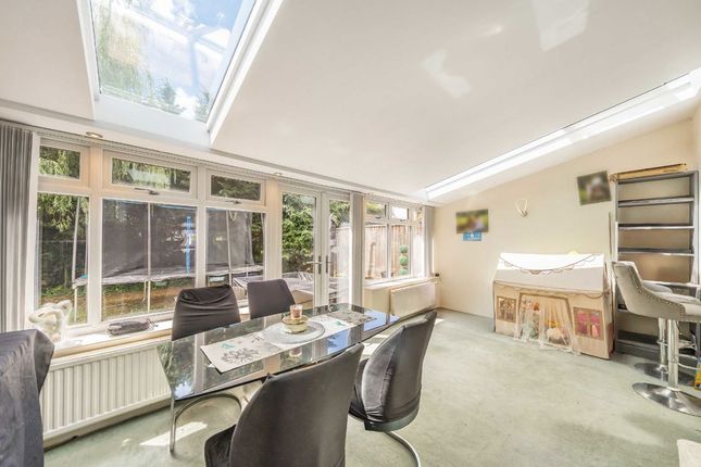 7, Howard Close, Sunbury-On-Thames photo 4