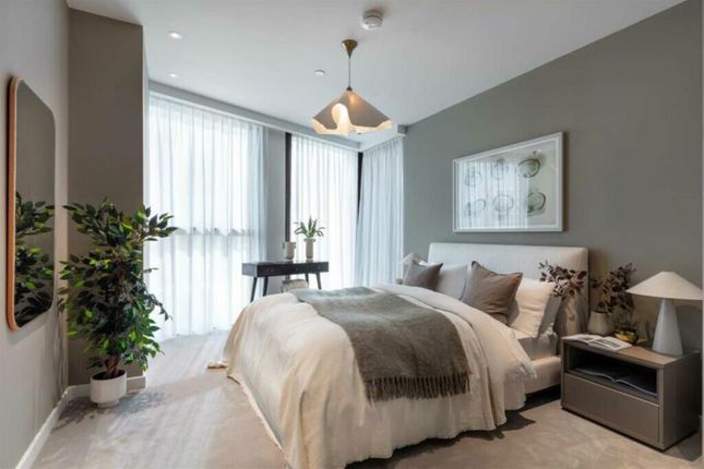 Flat for sale in Carnation Way, London