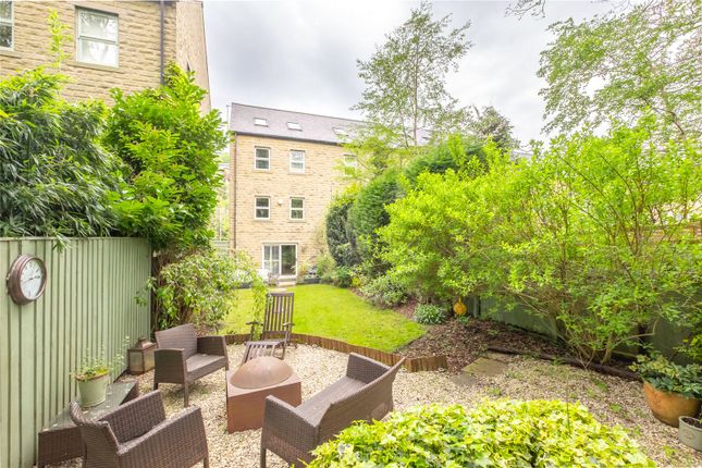 35, Lower Mill Lane, Holmfirth photo 4