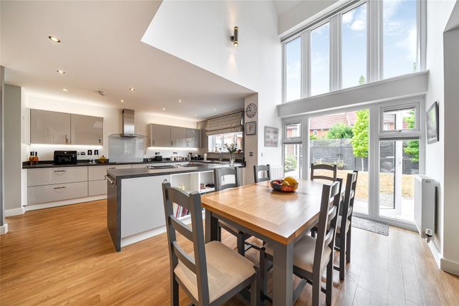 36, Hogarth Court, Halstead photo 2