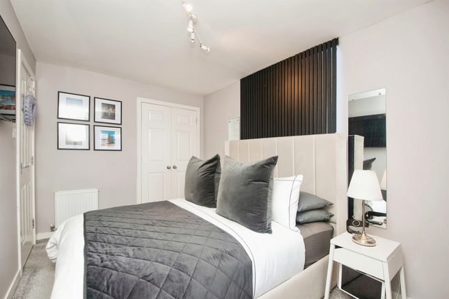 End terrace house for sale in Divernia Way, Barrhead, Glasgow