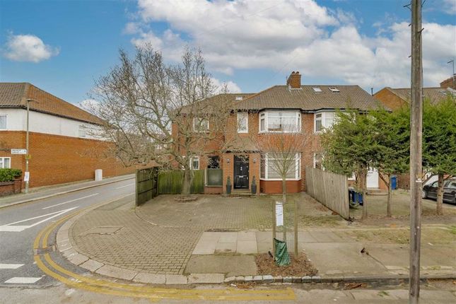 Thumbnail Property for sale in Cheviot Gardens, London